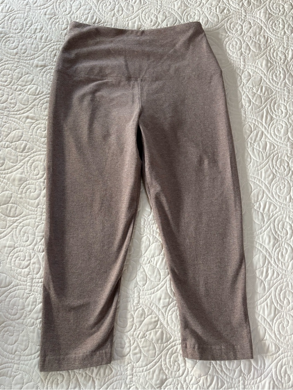 Lysse High Waist Capri Leggings with Compression Panel in Heathered Cocoa
